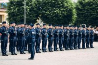 Uroczysta zbiórka na placu apelowym, kompania honorowa i słuchacze