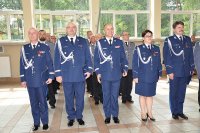 Uhonorowani medalami stoją w rzędzie