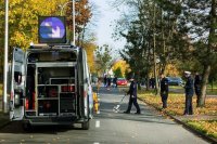 Policjanci wykonujący zadania związane z realizacją czynności na miejscu zdarzenia drogowego podczas kursu w Szkole Policji w Katowicach