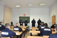 Zakończenie kursu specjalistycznego dla policjantów służby prewencyjnej z zakresu podejmowania interwencji i reagowania na niestandardowe zachowania osób, wobec których są one podejmowane.