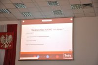 Slajd  z wideokonferencji pt. „Agenda ONZ – udział kobiet na misjach zagranicznych”.