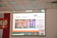 Slajd z wideokonferencji pt. „Agenda ONZ – udział kobiet na misjach zagranicznych”.