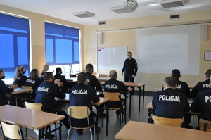 Słuchacze w sali wykładowej Szkoły Policji w Katowicach